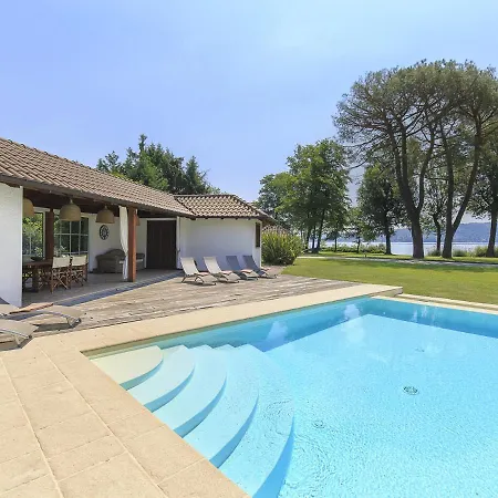 Sleeps 8 Pool Air Con Wifi Villa
