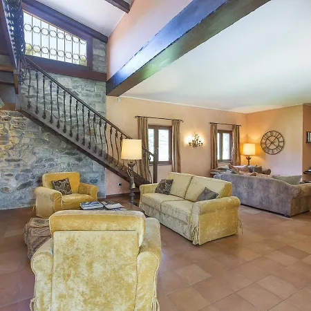 Villa Sleeps 8 Pool Air Con Wifi