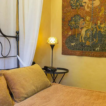 Sleeps 8 Pool Air Con Wifi * Lesa